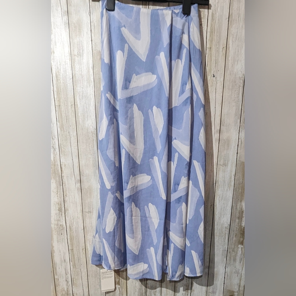 Abercrombie fitch NWT maxi length skirt. Size XSP.